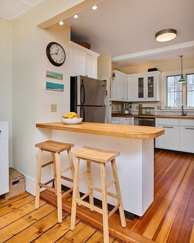 11 Norwood Ave, Northampton, MA 01060