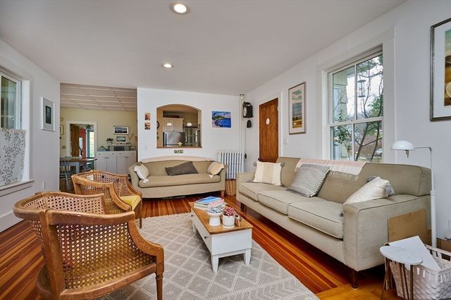 11 Norwood Ave, Northampton, MA 01060