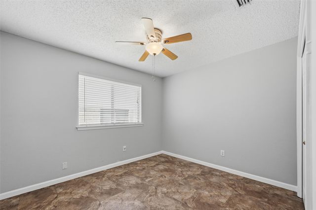 2621 Summertree Drive, Carrollton, TX 75006