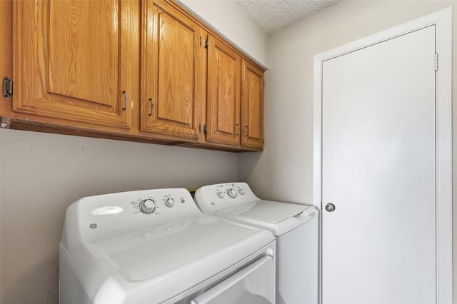 2621 Summertree Drive, Carrollton, TX 75006