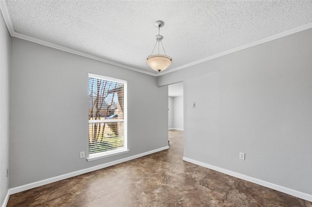 2621 Summertree Drive, Carrollton, TX 75006