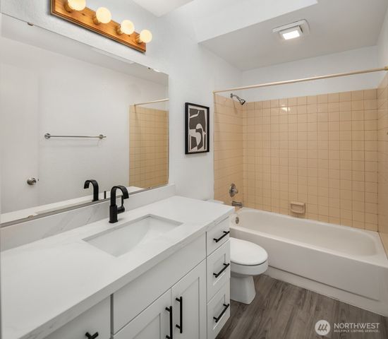 14328 85th Place NE, Kirkland, WA 98034