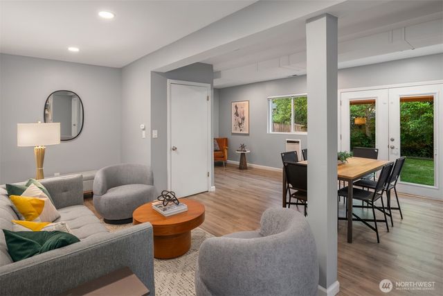 14328 85th Place NE, Kirkland, WA 98034