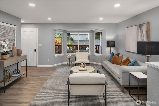 14328 85th Place NE, Kirkland, WA 98034
