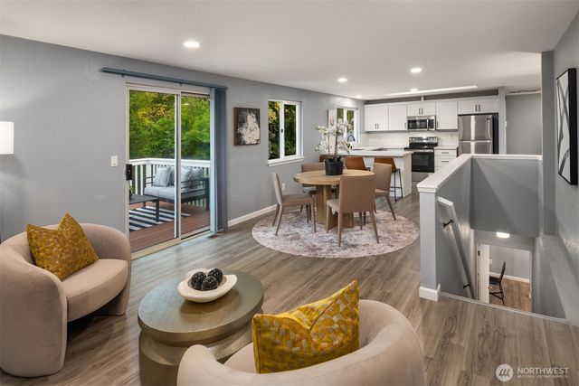 14328 85th Place NE, Kirkland, WA 98034