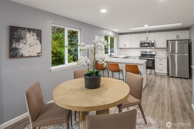 14328 85th Place NE, Kirkland, WA 98034
