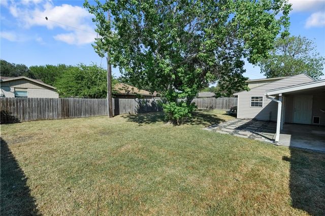 225 Terlingua Dr, Portland, TX 78374