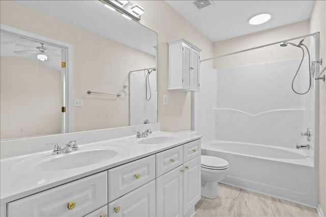 7252 Highway 70 S Apt 101, Nashville, TN 37221