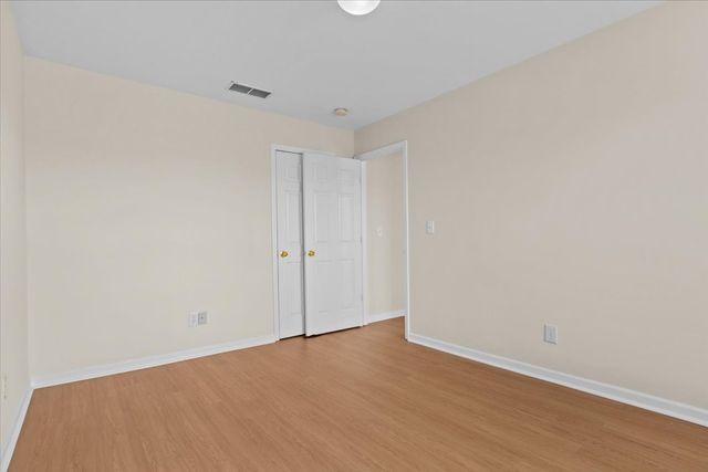 7252 Highway 70 S Apt 101, Nashville, TN 37221