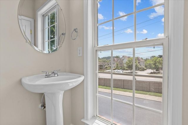 7252 Highway 70 S Apt 101, Nashville, TN 37221