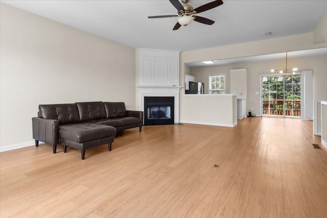 7252 Highway 70 S Apt 101, Nashville, TN 37221