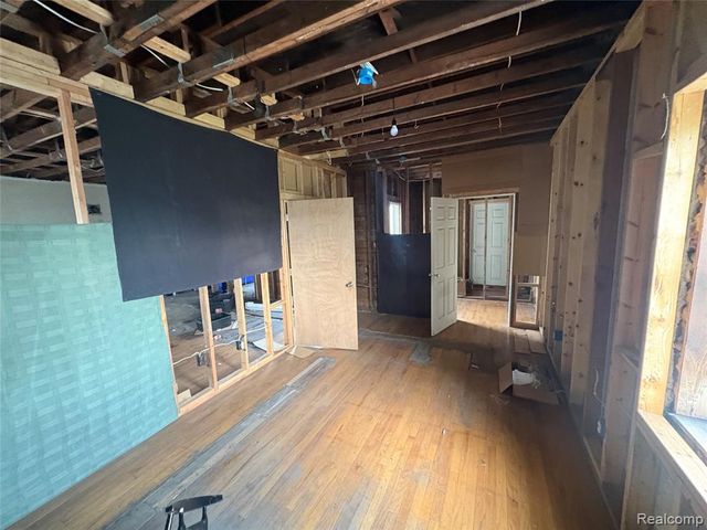 8715 Harper Avenue, Detroit, MI 48213