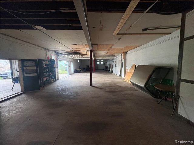 8715 Harper Avenue, Detroit, MI 48213