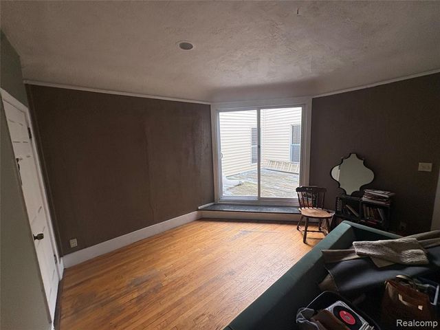 8715 Harper Avenue, Detroit, MI 48213