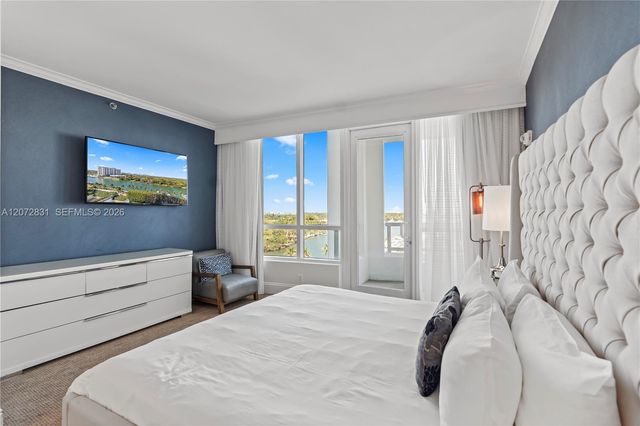 4401 Collins Avenue 915, Miami Beach, FL 33140