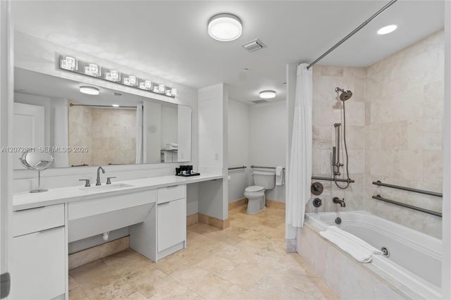 4401 Collins Avenue 915, Miami Beach, FL 33140