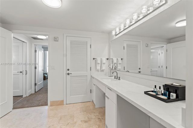 4401 Collins Avenue 915, Miami Beach, FL 33140