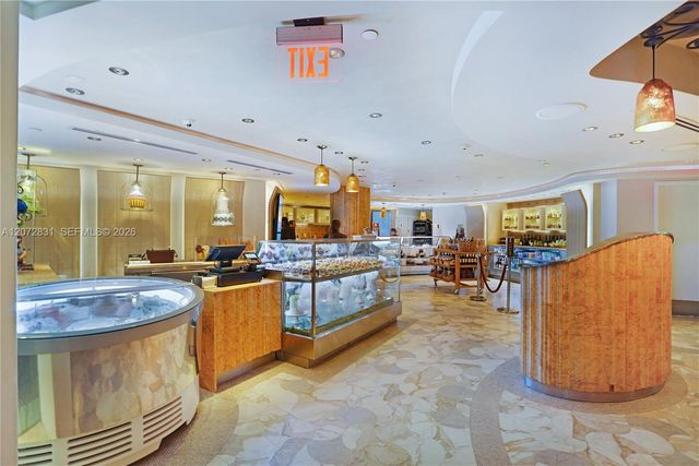 4401 Collins Avenue 915, Miami Beach, FL 33140