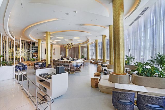 4401 Collins Avenue 915, Miami Beach, FL 33140