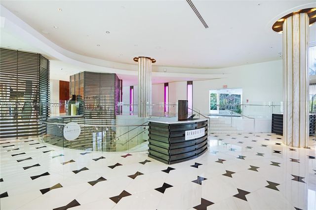 4401 Collins Avenue 915, Miami Beach, FL 33140