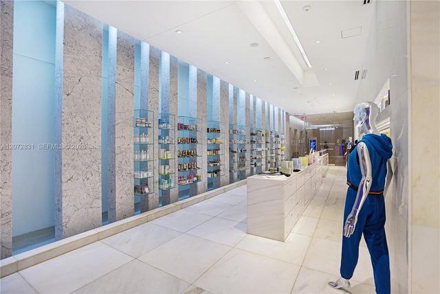 4401 Collins Avenue 915, Miami Beach, FL 33140