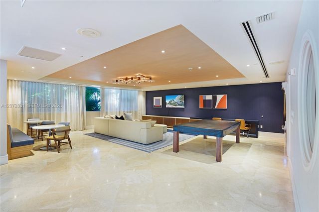 4401 Collins Avenue 915, Miami Beach, FL 33140