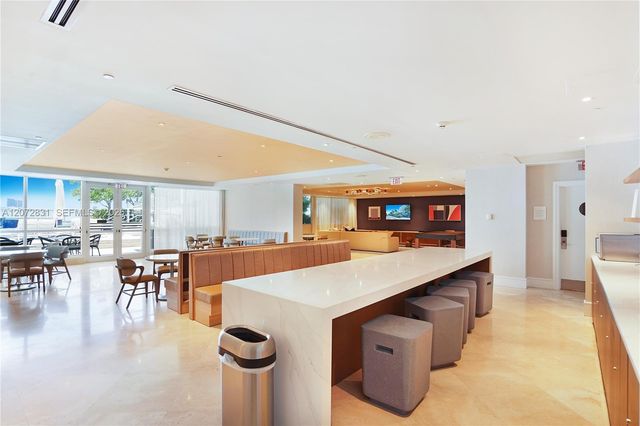 4401 Collins Avenue 915, Miami Beach, FL 33140