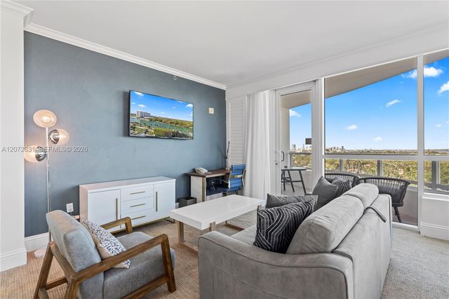 4401 Collins Avenue 915, Miami Beach, FL 33140