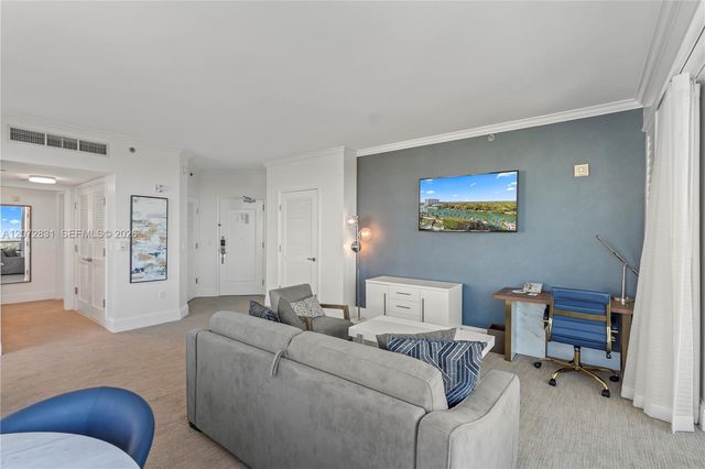 4401 Collins Avenue 915, Miami Beach, FL 33140
