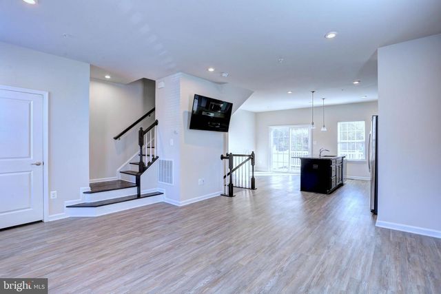 1811 WIND GATE RD, Baltimore, MD 21227
