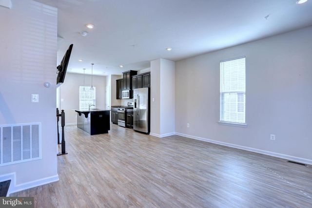 1811 WIND GATE RD, Baltimore, MD 21227