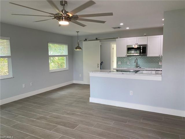 536 101st AVE N, Naples, FL 34108