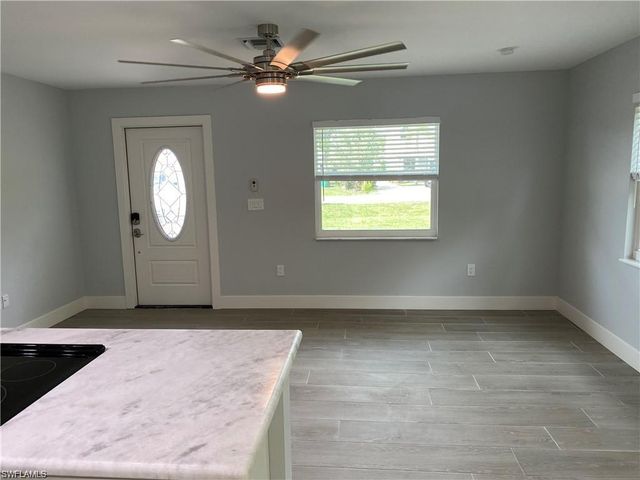 536 101st AVE N, Naples, FL 34108