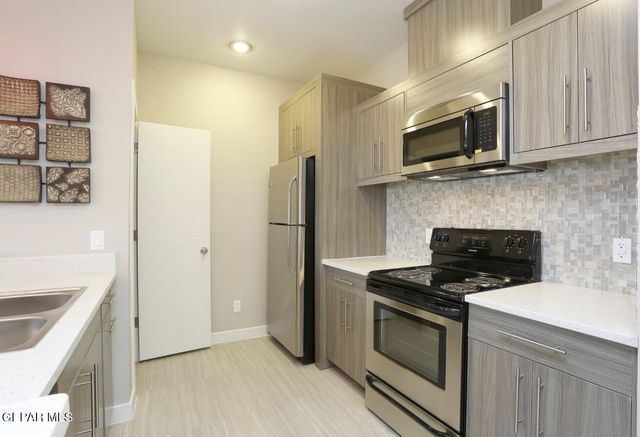 410 Thorn Avenue 8, El Paso, TX 79912