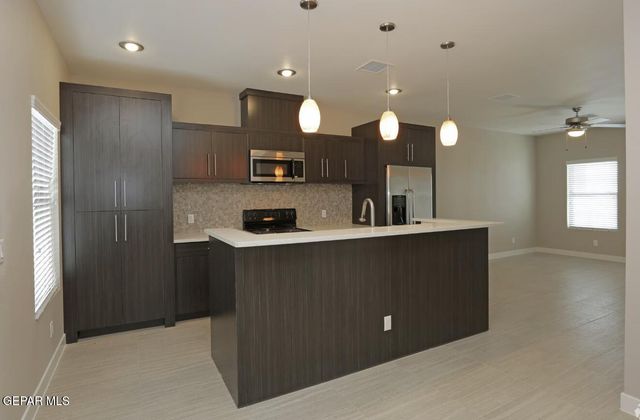 410 Thorn Avenue 8, El Paso, TX 79912