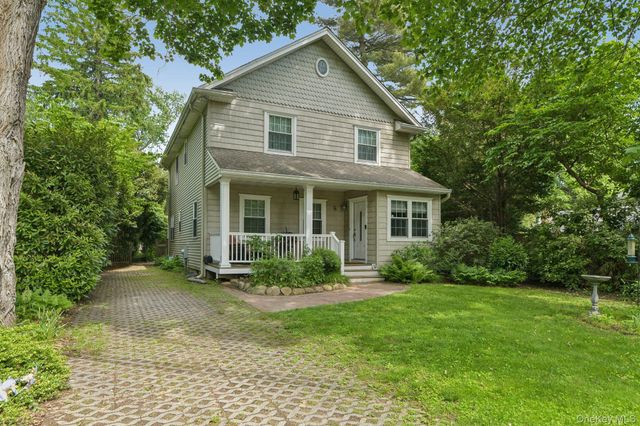 6 Pine Place, Greenlawn, NY 11740