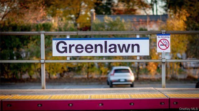 6 Pine Place, Greenlawn, NY 11740