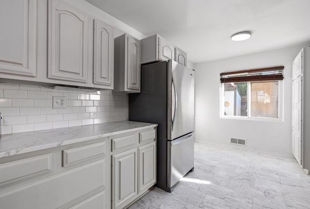 6208 Alta Monte Avenue NE, Albuquerque, NM 87110