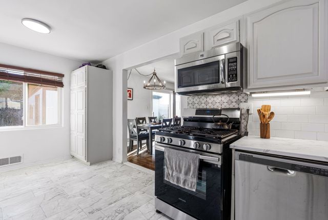 6208 Alta Monte Avenue NE, Albuquerque, NM 87110