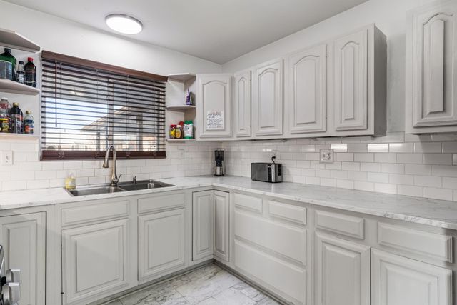 6208 Alta Monte Avenue NE, Albuquerque, NM 87110