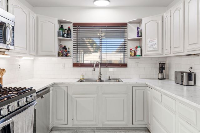 6208 Alta Monte Avenue NE, Albuquerque, NM 87110