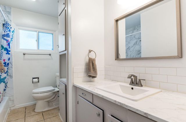 6208 Alta Monte Avenue NE, Albuquerque, NM 87110