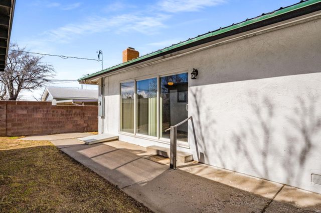 6208 Alta Monte Avenue NE, Albuquerque, NM 87110