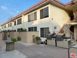 18640 Collins Street 216, Tarzana (los Angeles), CA 91356