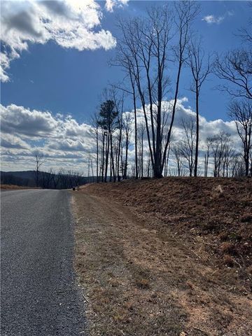 279 Highgrove Drive, Talking Rock, GA 30175
