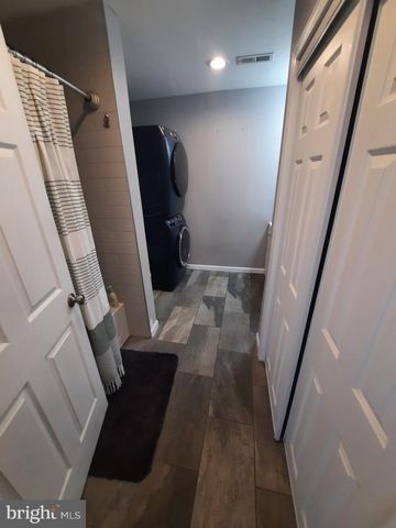 334 CRABTREE DR, Levittown, PA 19055