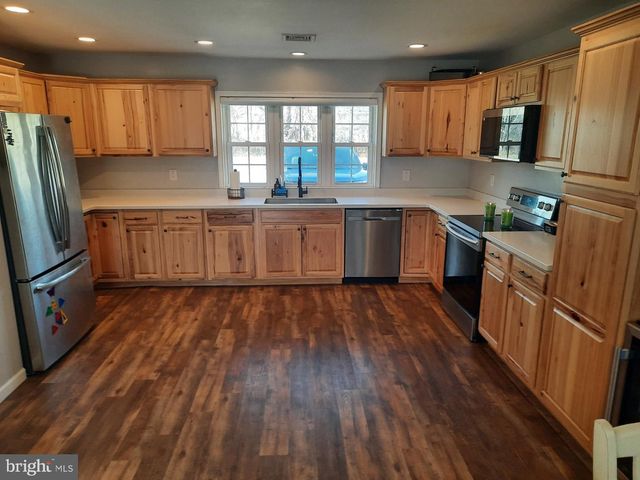 334 CRABTREE DR, Levittown, PA 19055