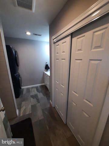 334 CRABTREE DR, Levittown, PA 19055