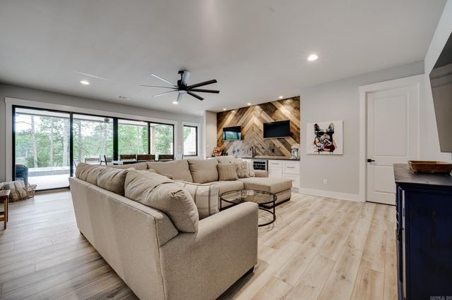 434 Windamere Terrace, Hot Springs, AR 71913