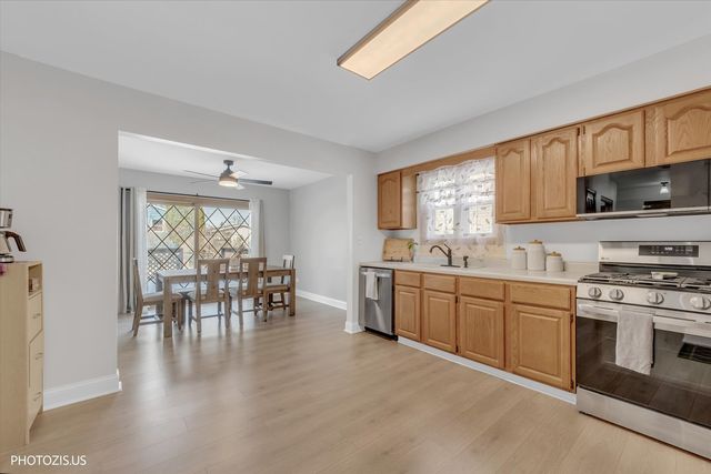 314 Maple Lane, Round Lake, IL 60073